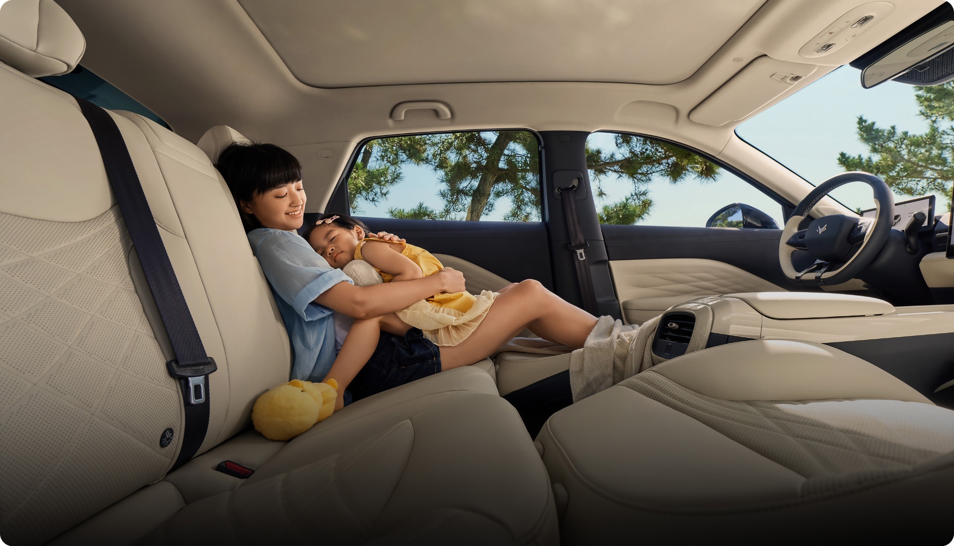 ARCFOX T1 spacious interior